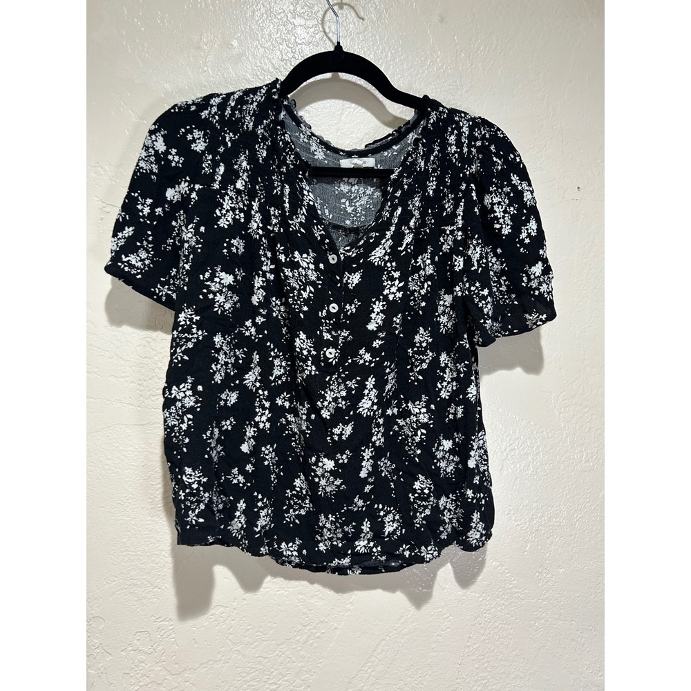 Maurices Womens Black White‎ Floral Rayon Henley Blouse Short Sleeve Medium